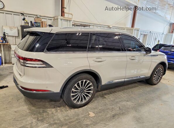 5LM5J7XC7RGL06072 2024 LINCOLN AVIATOR Желто-коричневый Задняя правая четверть