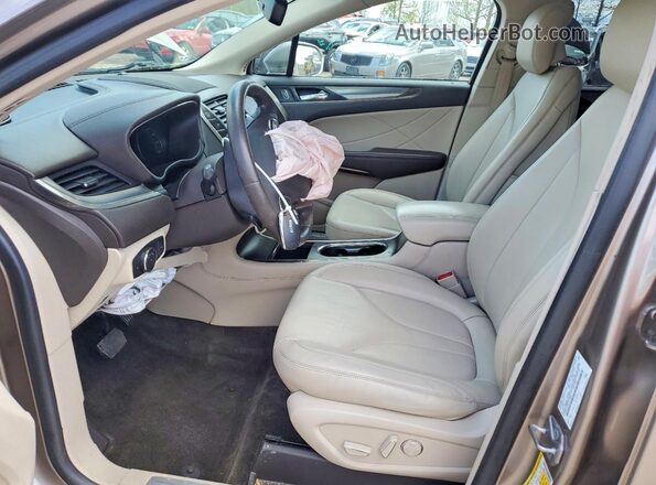 5LMCJ1C98JUL08093 2018 LINCOLN MKC Beige Front interior view