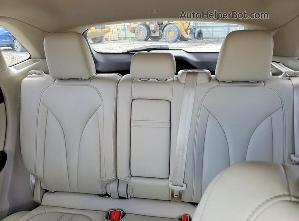 5LMCJ1C98JUL08093 2018 LINCOLN MKC Beige Rear seats view