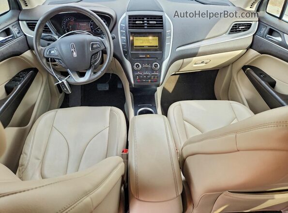 5LMCJ1D95KUL26549 2019 LINCOLN MKC White Dashboard view
