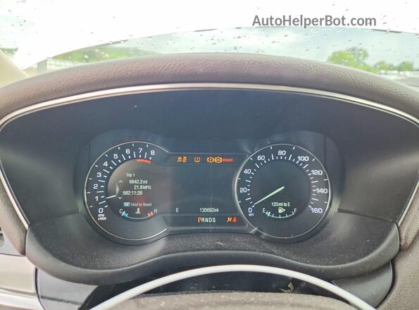 5LMCJ1D95KUL26549 2019 LINCOLN MKC White Instrument cluster view