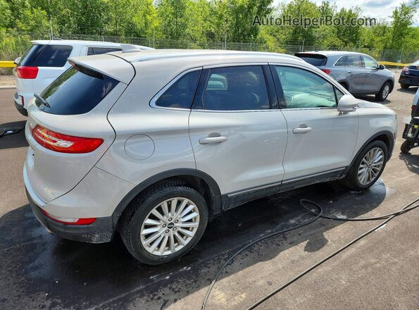 5LMCJ1D99KUL00679 2019 LINCOLN MKC Кремовый Задняя правая четверть