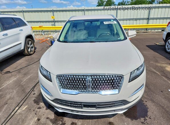 5LMCJ1D99KUL00679 2019 LINCOLN MKC Кремовый Вид спереди