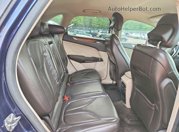 5LMCJ2C93HUL61994 2017 LINCOLN MKC Blue უკანა სალონის ხედი