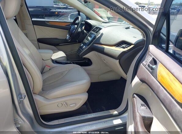 5LMCJ2C94JUL30369 2018 LINCOLN MKC Серебряный Вид салона спереди