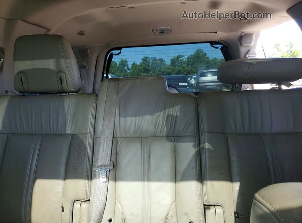 5LMJJ2HT6GEL11725 2016 LINCOLN NAVIGATOR Blue Rear seats view