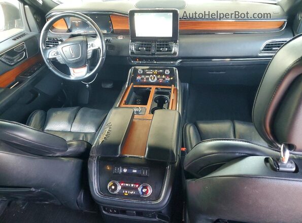 5LMJJ2JT5KEL14666 2019 LINCOLN NAVIGATOR Silver წინა პანელის ხედი
