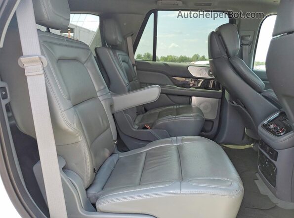 5LMJJ2LT6LEL03318 2020 LINCOLN NAVIGATOR White უკანა სალონის ხედი