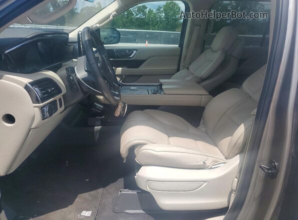 5LMJJ2LTXKEL18077 2019 LINCOLN NAVIGATOR Silver Вид салону спереду