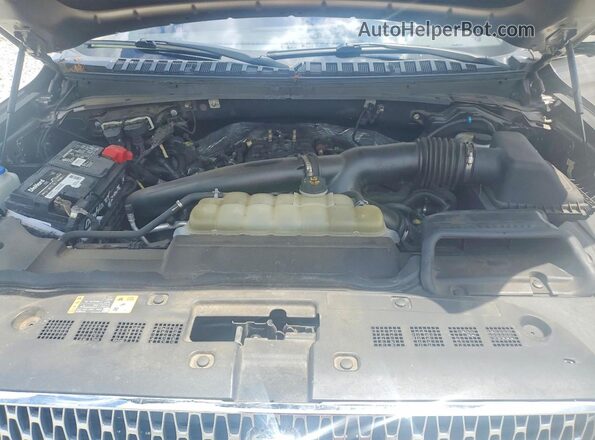 5LMJJ2LTXKEL18077 2019 LINCOLN NAVIGATOR Silver Вид задньої частини салону