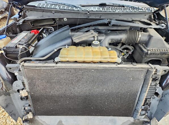 5LMJJ3LT6KEL03386 2019 LINCOLN NAVIGATOR Черный Вид задней части салона