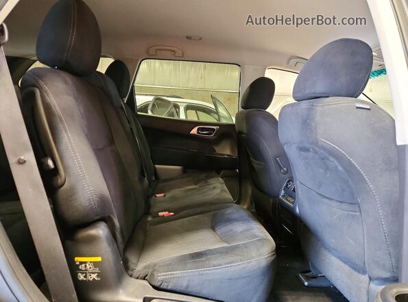 5N1AR2MM9GC607991 2016 NISSAN PATHFINDER Gray Widok tylnych siedzeń