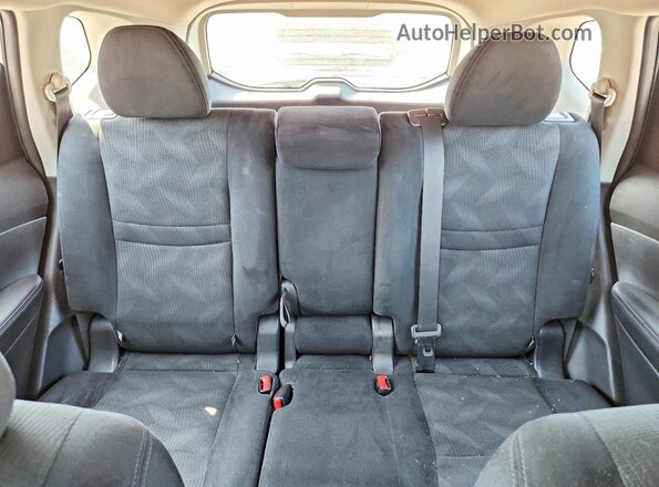 5N1AT2MT0GC765578 2016 NISSAN ROGUE Gray Rear seats view