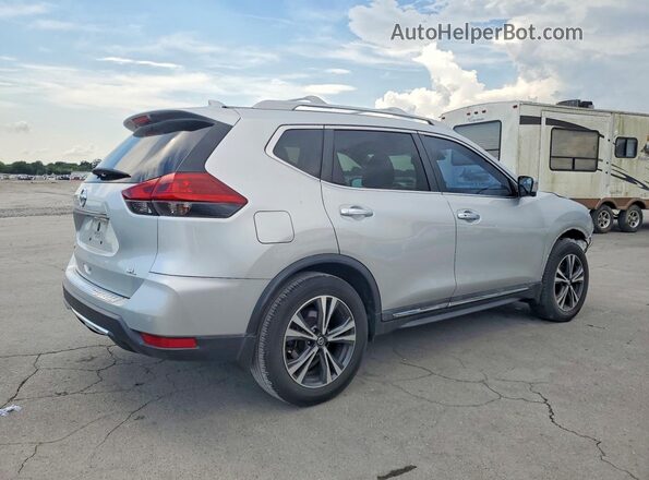 5N1AT2MT0JC807917 2018 NISSAN ROGUE Silver Հետևի աջ