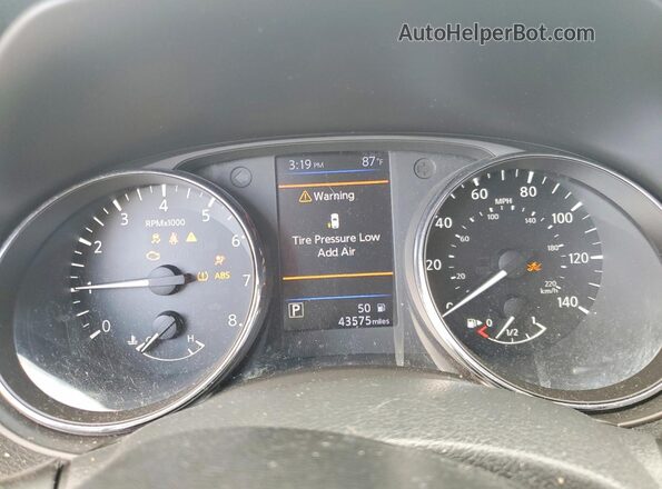 5N1AT2MT0JC807917 2018 NISSAN ROGUE Silver Սարքավորումների վահանակի տեսք