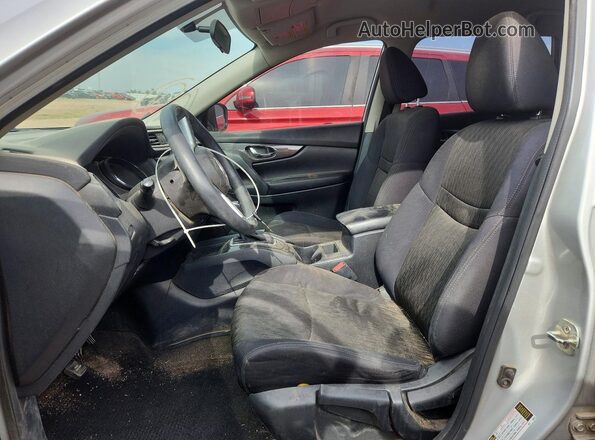 5N1AT2MT1HC867084 2017 NISSAN ROGUE Silver Вид салону спереду