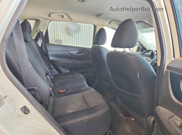 5N1AT2MT4HC818560 2017 NISSAN ROGUE Белый Вид задней части салона