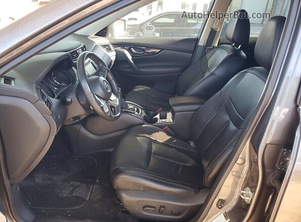 5N1AT2MT4LC703854 2020 NISSAN ROGUE Gray Вид салону спереду