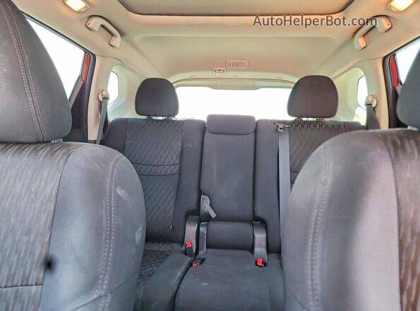 5N1AT2MT6JC715775 2018 NISSAN ROGUE Red Вид задніх сидінь