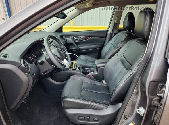 5N1AT2MT6JC747688 2018 NISSAN ROGUE Gray Вид салону спереду