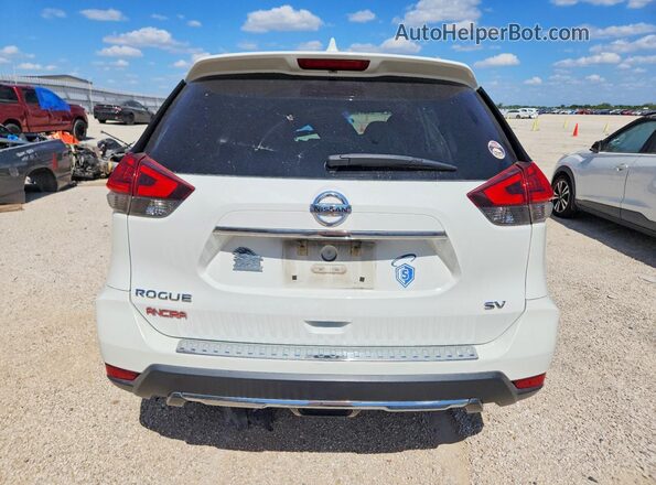 5N1AT2MTXHC840482 2017 NISSAN ROGUE Белый Вид сзади