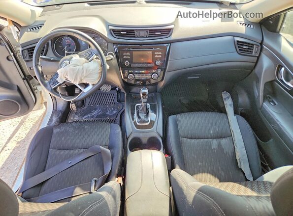 5N1AT2MTXHC840482 2017 NISSAN ROGUE Белый Вид панели приборов