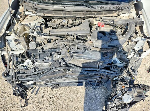 5N1AT2MTXHC840482 2017 NISSAN ROGUE Белый Вид задней части салона