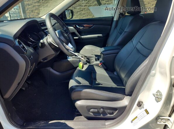 5N1AT2MV2KC815679 2019 NISSAN ROGUE White Vista interior delantera