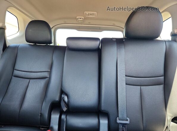 5N1AT2MV2KC815679 2019 NISSAN ROGUE White Vista de los asientos traseros