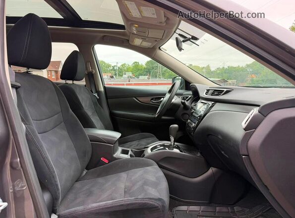 5N1AT2MV3GC898885 2016 NISSAN ROGUE Gray Rear interior view