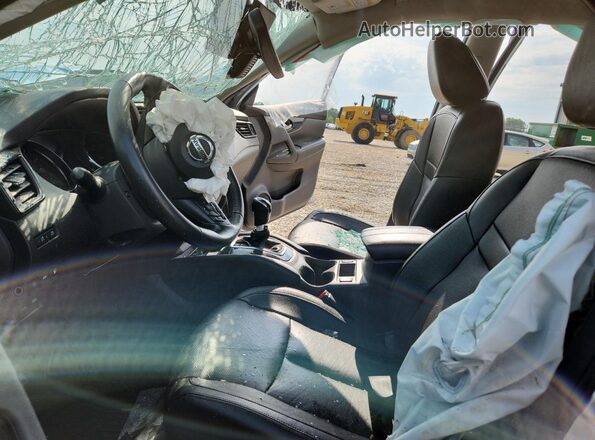 5N1AT2MV3JC775062 2018 NISSAN ROGUE Silver Вид салону спереду