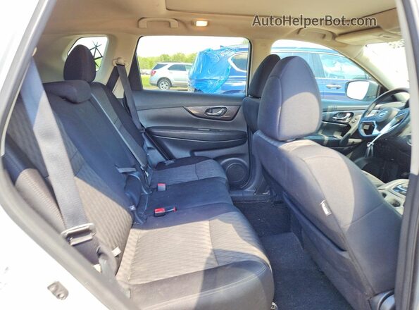5N1AT2MV3JC790578 2018 NISSAN ROGUE Silver Вид задніх сидінь