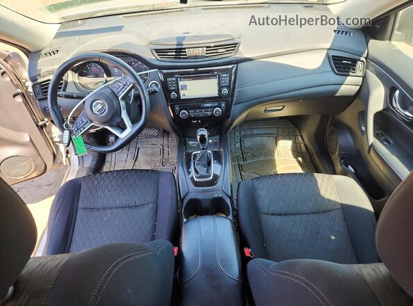 5N1AT2MV7HC896798 2017 NISSAN ROGUE Серебряный Вид панели приборов