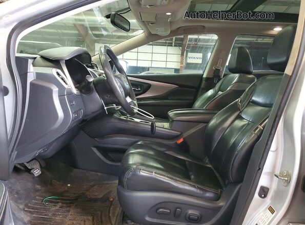5N1AZ2MH1HN101046 2017 NISSAN MURANO Серебряный Вид салона спереди