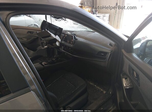 5N1BT3AB1PC799244 2023 NISSAN ROGUE Gray Vista interior delantera