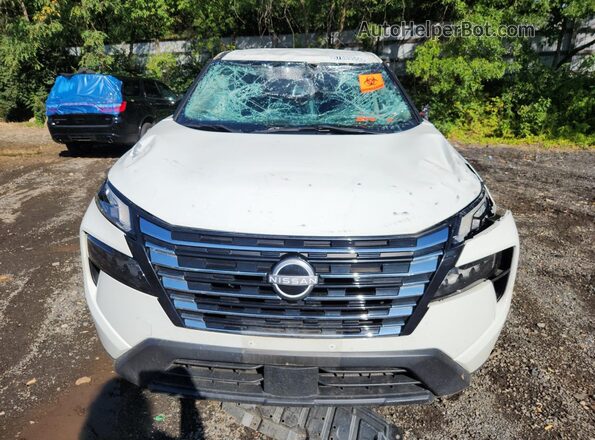5N1BT3AB2RC689905 2024 NISSAN ROGUE White Սալոնի 360 աստիճան տեսք