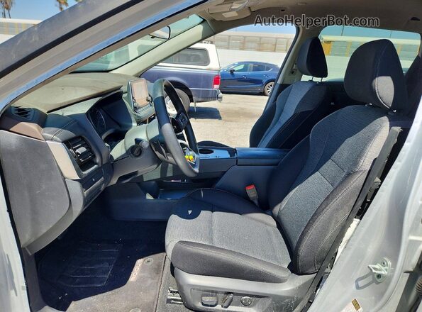 5N1BT3BA1PC692653 2023 NISSAN ROGUE Серебряный Вид салона спереди