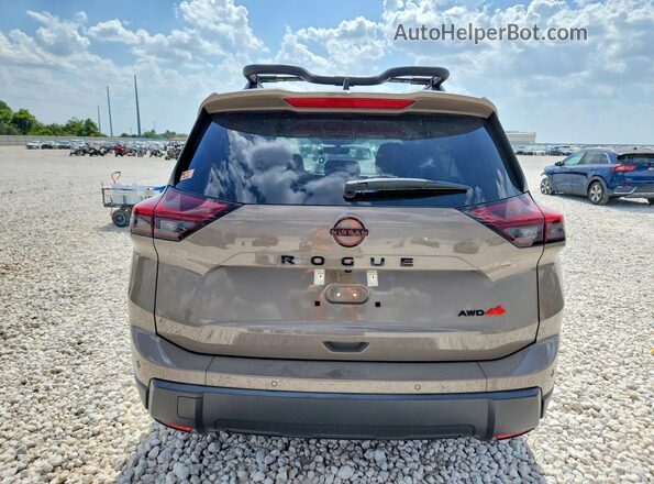 5N1BT3BB3TC802475 2026 NISSAN ROGUE Tan Հետևի տեսք