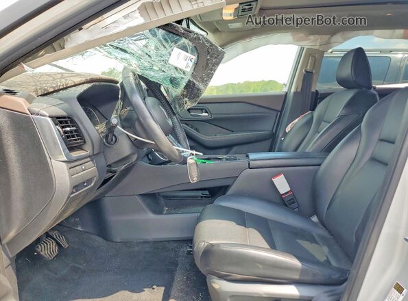 5N1BT3BB4PC757441 2023 NISSAN ROGUE Silver Front interior view