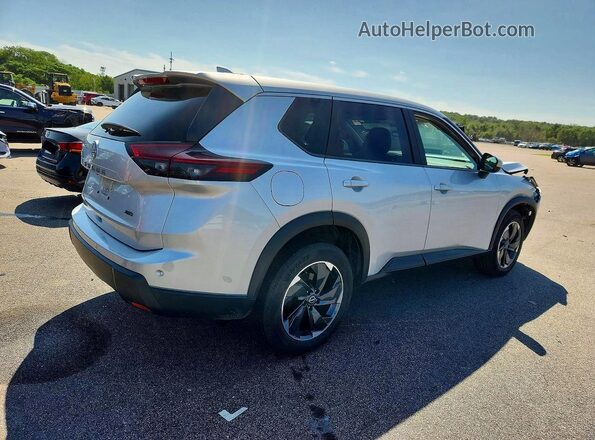 5N1BT3BB7SC802767 2025 NISSAN ROGUE Silver Задня права чверть