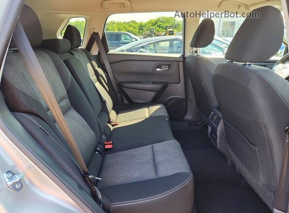 5N1BT3BB7SC802767 2025 NISSAN ROGUE Silver Вид задньої частини салону
