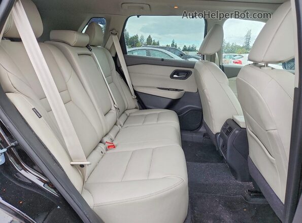 5N1BT3CB6PC899000 2023 NISSAN ROGUE Black Вид задньої частини салону