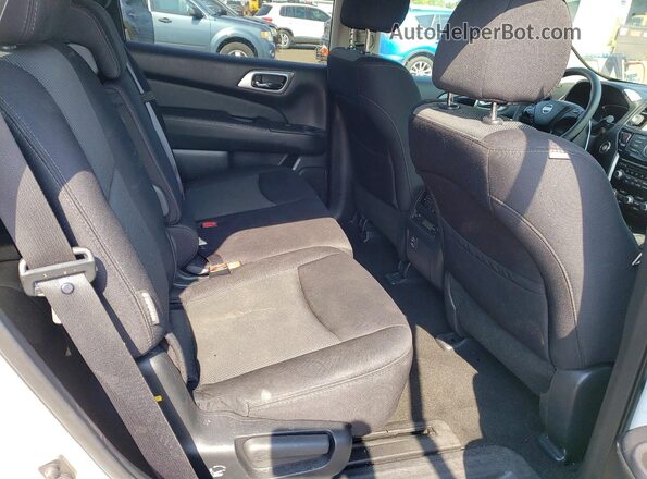 5N1DR2MM0JC609729 2018 NISSAN PATHFINDER White Rear interior view