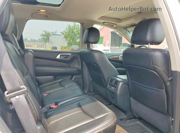 5N1DR2MM1HC666936 2017 NISSAN PATHFINDER White Widok wnętrza z tyłu