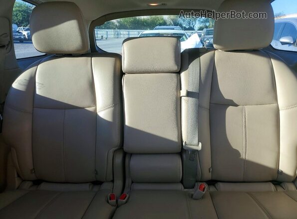5N1DR2MM1JC642741 2018 NISSAN PATHFINDER White Rear seats view