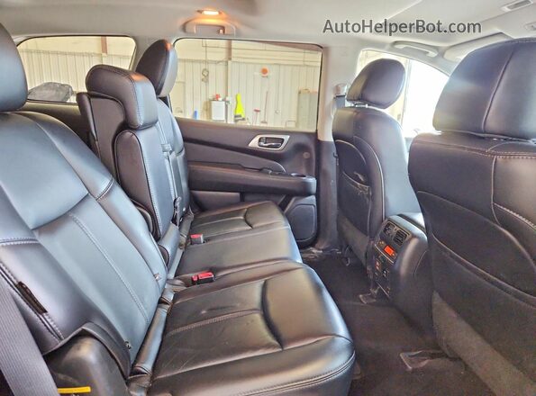 5N1DR2MM2JC619016 2018 NISSAN PATHFINDER Black Vista interior trasera
