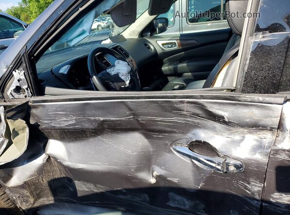 5N1DR2MM5HC640856 2017 NISSAN PATHFINDER Silver Front interior view