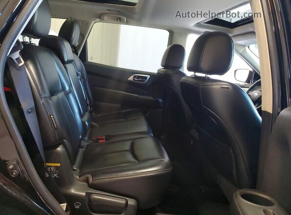 5N1DR2MM5JC627904 2018 NISSAN PATHFINDER Black Widok wnętrza z tyłu