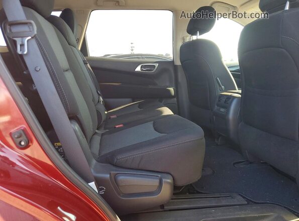 5N1DR2MM6HC692447 2017 NISSAN PATHFINDER Бордовый Вид задней части салона