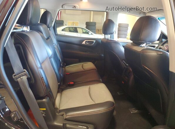 5N1DR2MM6KC622504 2019 NISSAN PATHFINDER Black Вид задньої частини салону